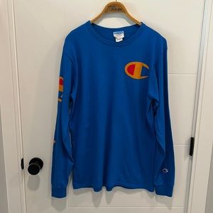Champion blue long sleeve shirt size large 💯
